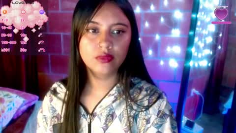 Snapshot of sweet_susy999 chatting on January 3, 11:33 pm susy 222 online show from January 3, 11:33 pm