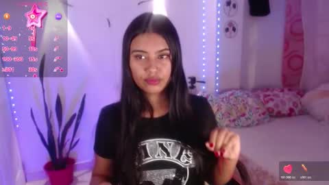 Snapshot of sweet_susy999 chatting on December 15, 1:43 am susy 222 online show from December 15, 1:43 am