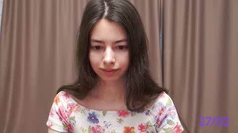 Snapshot of sweet_sweet_angel chatting on February 27, 9:22 am Angel online show from February 27, 9:22 am