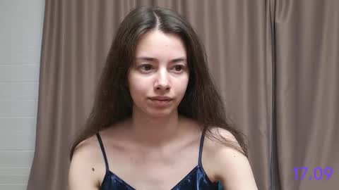 Snapshot of sweet_sweet_angel chatting on September 17, 8:27 am Angel online show from September 17, 8:27 am