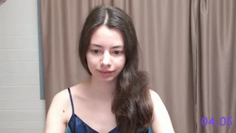 Snapshot of sweet_sweet_angel chatting on May 4, 9:38 am Angel online show from May 4, 9:38 am