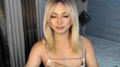 Snapshot of sweet_tenshi chatting on March 12, 9:55 am tenshi online show from March 12, 9:55 am