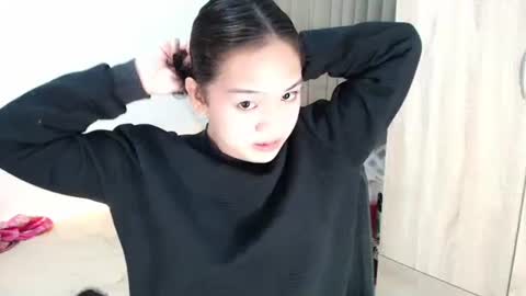 Snapshot of sweet_tenshi chatting on September 21, 2:40 pm tenshi online show from September 21, 2:40 pm