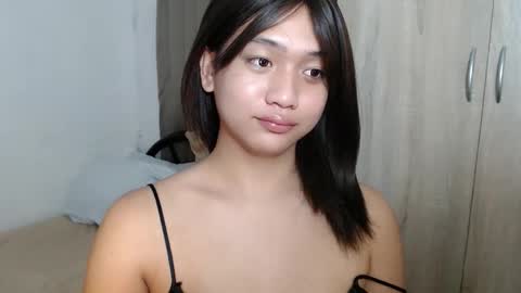 Snapshot of sweet_tenshi chatting on February 6, 8:01 pm tenshi online show from February 6, 8:01 pm