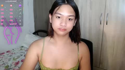 Snapshot of sweet_tenshi chatting on March 4, 9:26 am tenshi online show from March 4, 9:26 am