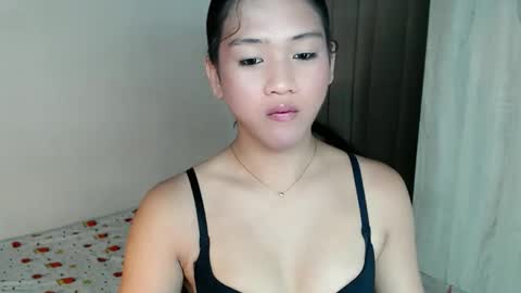 Snapshot of sweet_tenshi chatting on May 27, 12:07 am tenshi online show from May 27, 12:07 am