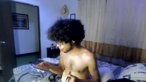 Snapshot of sweet_tippot chatting on February 25, 3:20 am Tippot and Germaine online show from February 25, 3:20 am