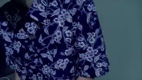 Snapshot of sweet_tippot chatting on October 28, 4:49 am Tippot and Germaine online show from October 28, 4:49 am