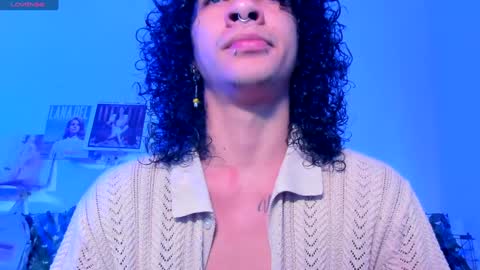 Snapshot of sweet_vond chatting on December 2, 1:02 pm Steven independent model online show from December 2, 1:02 pm