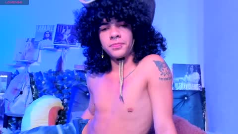 Snapshot of sweet_vond chatting on December 12, 1:06 pm Steven independent model online show from December 12, 1:06 pm