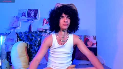 Snapshot of sweet_vond chatting on December 13, 4:05 pm Steven independent model online show from December 13, 4:05 pm