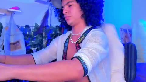 Snapshot of sweet_vond chatting on January 18, 6:43 pm Steven independent model online show from January 18, 6:43 pm