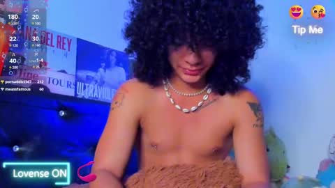 Snapshot of sweet_vond chatting on January 21, 1:29 am Steven independent model online show from January 21, 1:29 am
