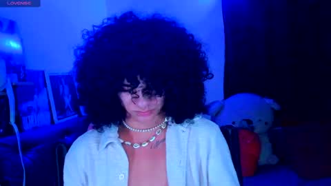 Snapshot of sweet_vond chatting on February 26, 8:48 am Steven independent model online show from February 26, 8:48 am