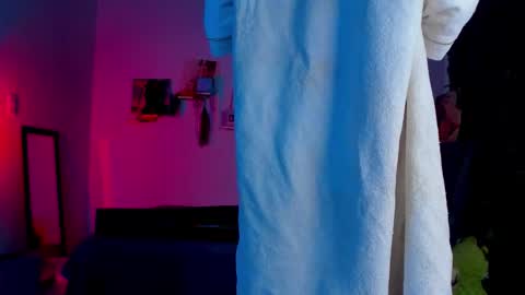 Snapshot of sweet_vond chatting on October 10, 11:37 pm Steven independent model online show from October 10, 11:37 pm