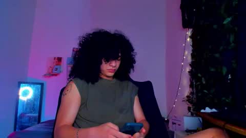 Steven independent model online show from February 28, 1:23 pm