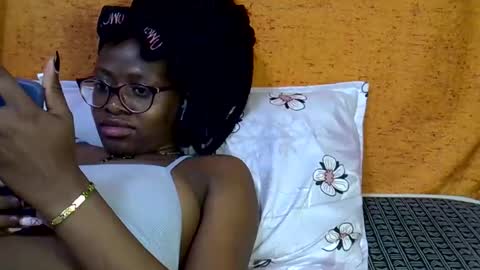 sweet_zarah online show from April 18, 7:18 pm