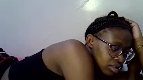 sweet_zarah online show from April 21, 1:42 am