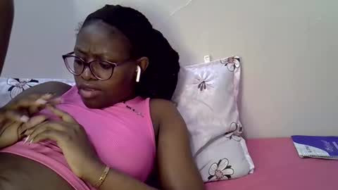 sweet_zarah online show from April 21, 4:34 pm