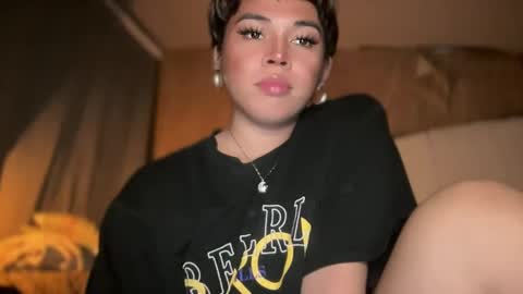 Snapshot of sweetalexa19 chatting on January 6, 1:52 pm alexa your one and only queen online show from January 6, 1:52 pm