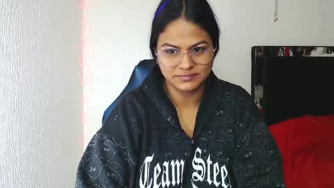 Snapshot of sweetalmaa chatting on March 10, 9:53 am Alma online show from March 10, 9:53 am