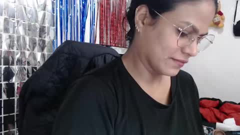 Snapshot of sweetalmaa chatting on September 23, 10:07 am Alma online show from September 23, 10:07 am