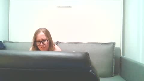 sweetandnaughty123 online show from March 13, 12:45 pm