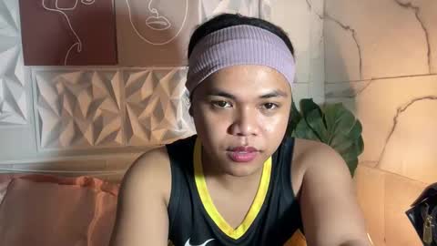 Snapshot of sweetasian_leith20 chatting on March 29, 1:33 pm Leith Madrigal online show from March 29, 1:33 pm