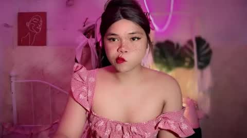 Snapshot of sweetasian_leith20 chatting on June 26, 9:19 pm Leith Madrigal online show from June 26, 9:19 pm