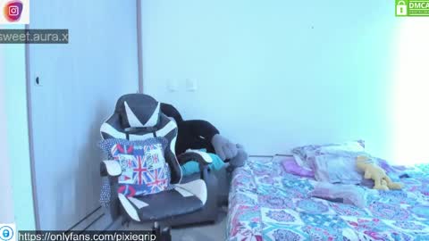 SweetAura0 0  online show from April 21, 5:50 pm