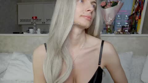 sweetbabyxx2021 online show from December 3, 4:03 am