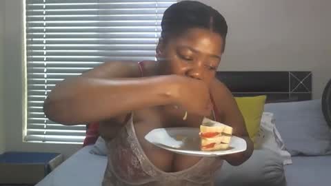 sweetberrybliss online show from September 11, 7:52 am