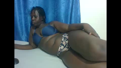 Snapshot of sweetblackgal3 chatting on October 11, 9:19 am JECINTAR online show from October 11, 9:19 am