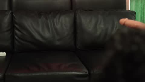 Salom independent model online show from October 10, 9:03 pm