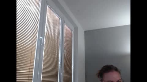 Sweetboobs85h online show from February 11, 9:20 am