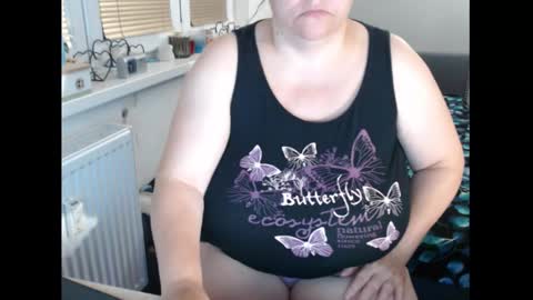Sweetboobs85h online show from September 13, 8:08 pm