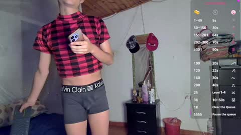 Snapshot of sweetc4meron chatting on January 31, 4:36 am Cameron Alejandro online show from January 31, 4:36 am