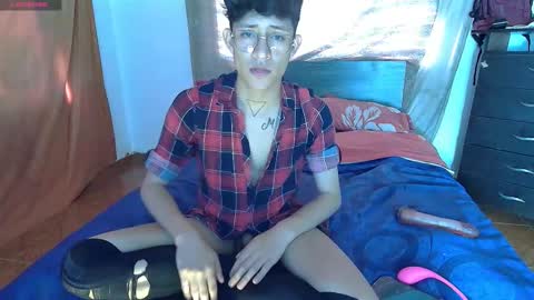 Snapshot of sweetc4meron chatting on September 27, 6:02 pm Cameron Alejandro online show from September 27, 6:02 pm