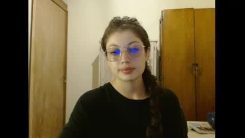 sweetcalm_ online show from April 14, 5:02 am