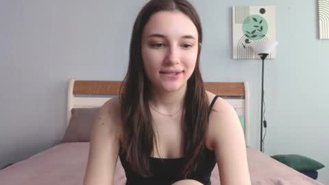 Snapshot of sweetcats_meow chatting on June 4, 12:11 pm Eva and Cherry online show from June 4, 12:11 pm