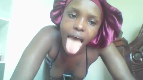 Snapshot of sweetclit99 chatting on September 9, 8:14 am sweetclit99 online show from September 9, 8:14 am