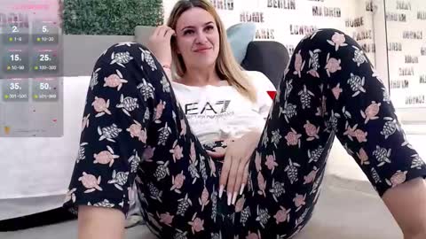 Snapshot of sweetdaiana23 chatting on March 10, 12:40 am Daiana Onlyfans - Blonddaiana online show from March 10, 12:40 am