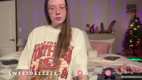 Snapshot of sweetdee222x chatting on December 13, 7:47 am Delilah Samson online show from December 13, 7:47 am