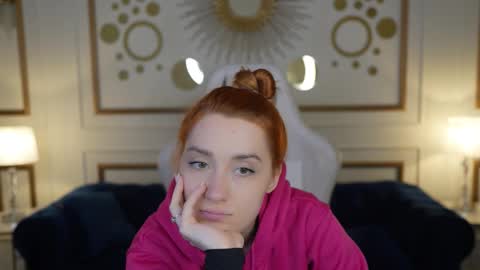 Amelia online show from December 5, 11:30 am