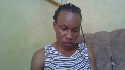 sweetdiva2012 online show from December 6, 5:53 am