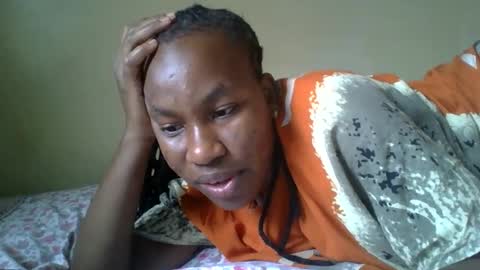 sweetdiva2012 online show from February 4, 5:35 am