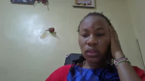 sweetdiva2012 online show from February 18, 5:25 am