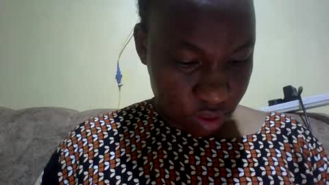 sweetdiva2012 online show from June 19, 3:44 am