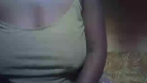 Snapshot of sweetdivah2 chatting on June 20, 7:38 pm divinah online show from June 20, 7:38 pm