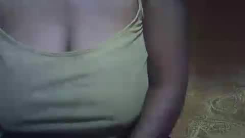 Snapshot of sweetdivah2 chatting on June 22, 5:26 am divinah online show from June 22, 5:26 am